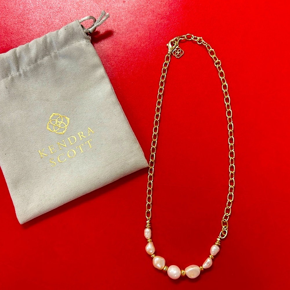 Gold chain Kendra Scott necklace